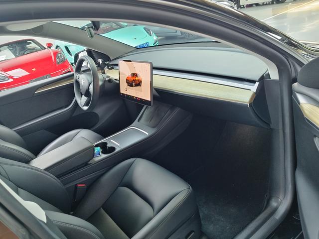 Tesla Model Y 2022 Facelift RWD – фото 4