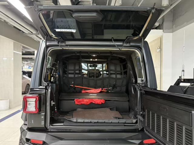 Jeep Wrangler 2019 2.0T Sahara 4-Door China VI – фото 5