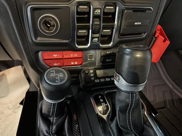 Jeep Wrangler 2019 2.0T Sahara 4-Door China VI – фото 19
