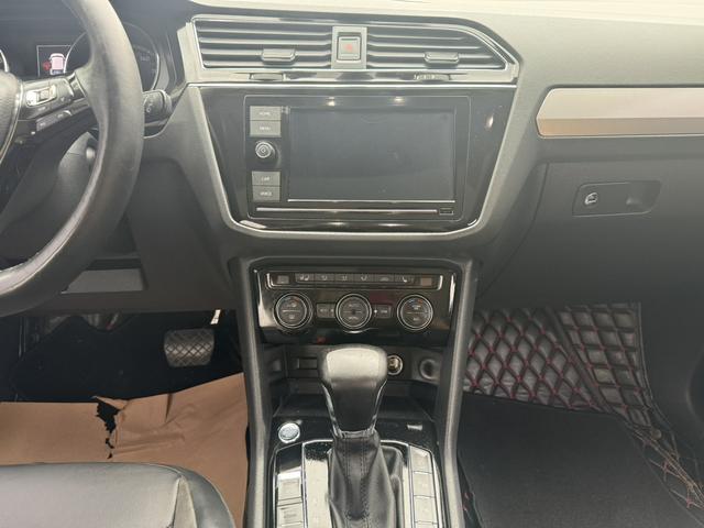 Volkswagen Tiguan L Модель 2019 года 330TSI автоматическое 2WD Smart Dynamic Deluxe Edition Country VI – фото 10