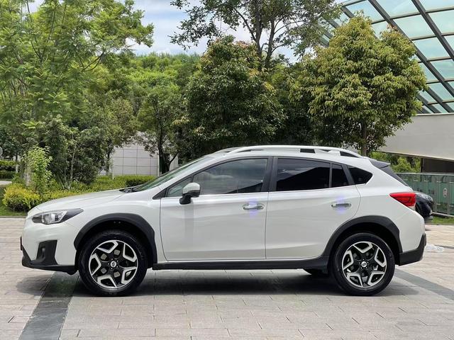 Subaru XV Модель 2018 года 2.0i Quan Drive Deluxe Edition