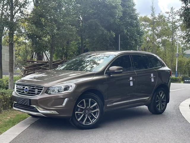 Volvo XC60 2017 модификация T5 AWD Smart Range L Class Edition – фото 1