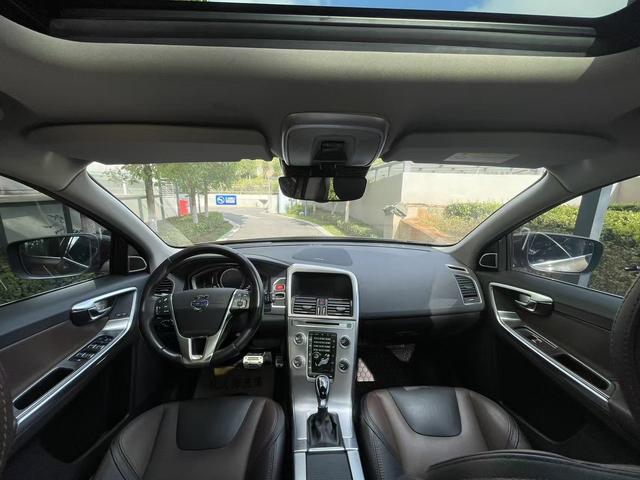Volvo XC60 2017 модификация T5 AWD Smart Range L Class Edition – фото 5