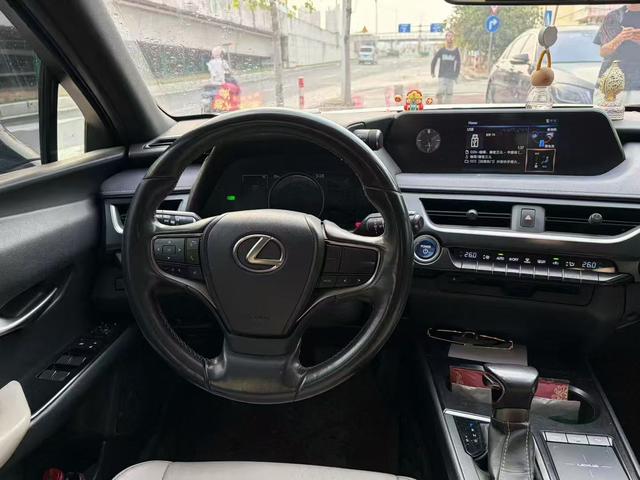 Lexus UX Модель 2019 года 260h Tan · Cool Edition Country VI – фото 7