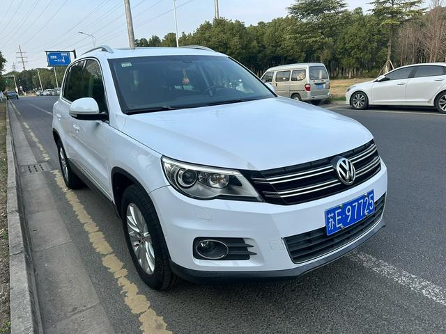 Volkswagen Tiguan 2012 2.0TSI Automatic 4WD Elite – фото 2