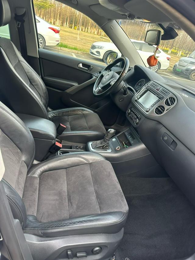 Volkswagen Tiguan 2012 2.0TSI Automatic 4WD Elite – фото 4
