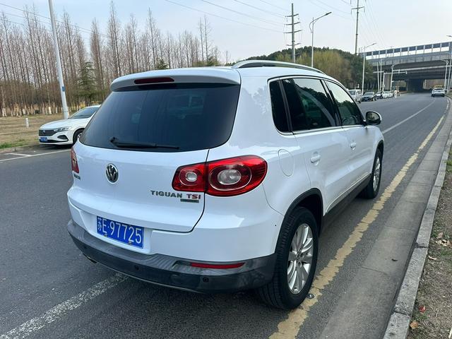 Volkswagen Tiguan 2012 2.0TSI Automatic 4WD Elite – фото 9