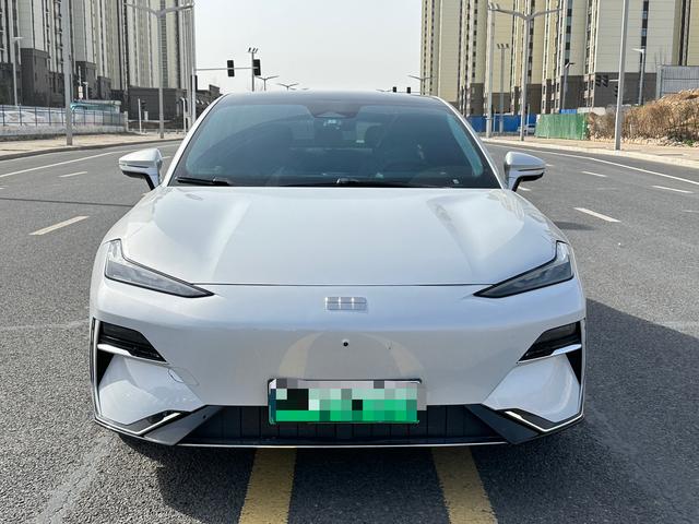 Geely Galaxy E8 2024 665km Starship Voyager – фото 2
