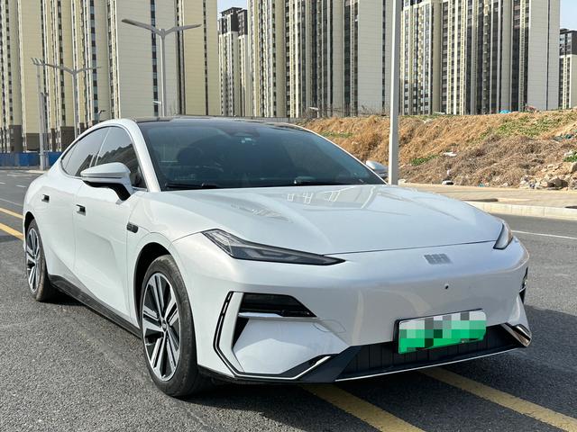 Geely Galaxy E8 2024 665km Starship Voyager – фото 3