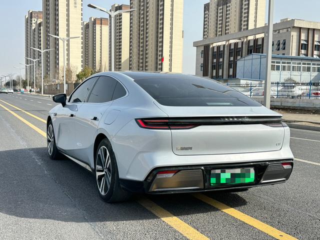 Geely Galaxy E8 2024 665km Starship Voyager – фото 9
