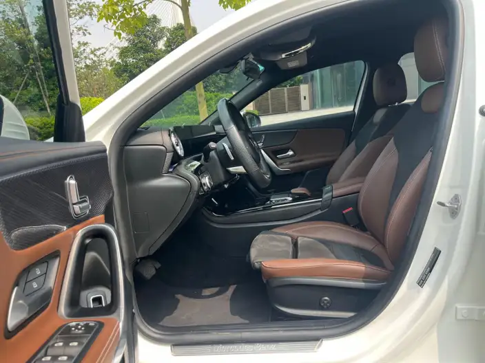 Mercedes-Benz A-class 2021 Model A 200 L Sports sedan Dynamic Edition – фото 9