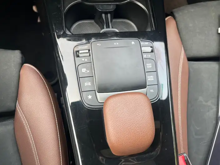 Mercedes-Benz A-class 2021 Model A 200 L Sports sedan Dynamic Edition – фото 21