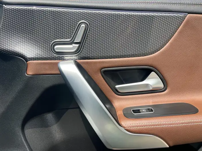 Mercedes-Benz A-class 2021 Model A 200 L Sports sedan Dynamic Edition – фото 33