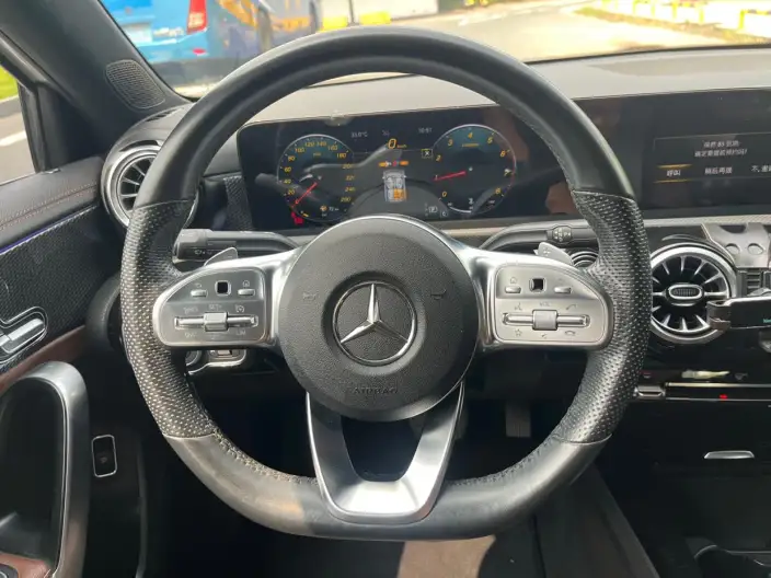 Mercedes-Benz A-class 2021 Model A 200 L Sports sedan Dynamic Edition – фото 38