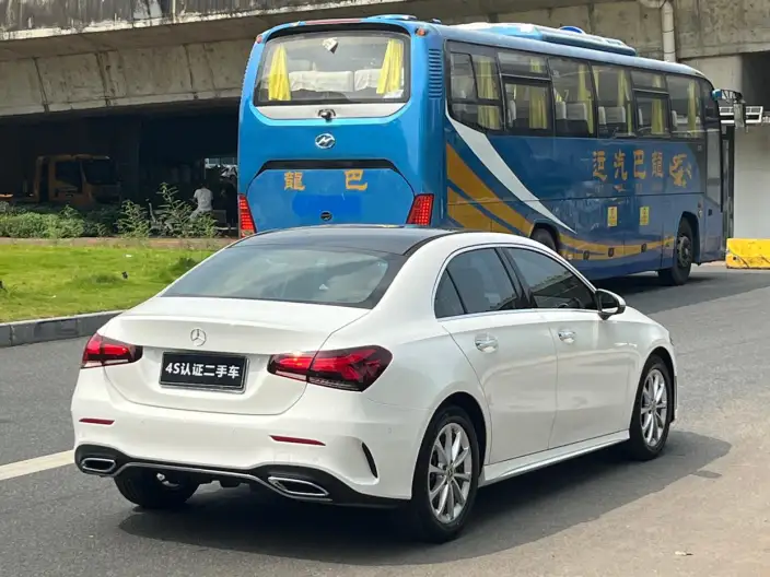 Mercedes-Benz A-class 2021 Model A 200 L Sports sedan Dynamic Edition – фото 45