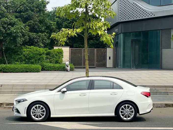 Mercedes-Benz A-class 2021 Model A 200 L Sports sedan Dynamic Edition – фото 87