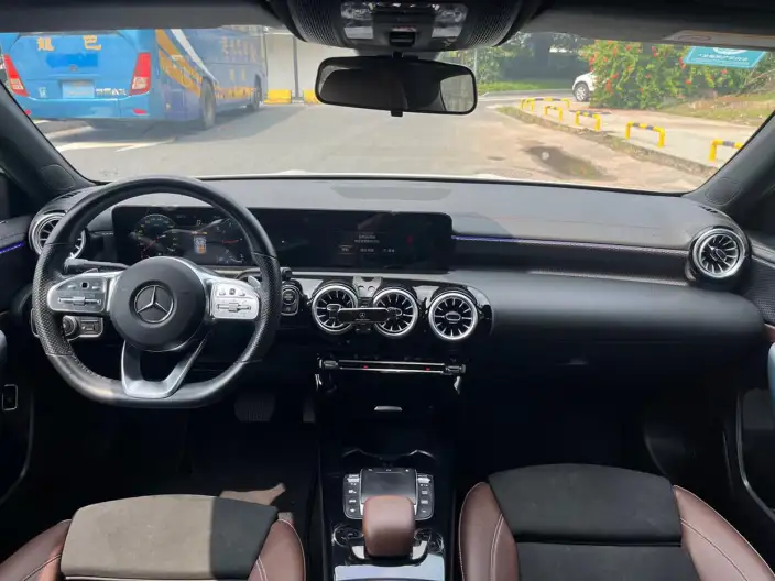 Mercedes-Benz A-class 2021 Model A 200 L Sports sedan Dynamic Edition – фото 93