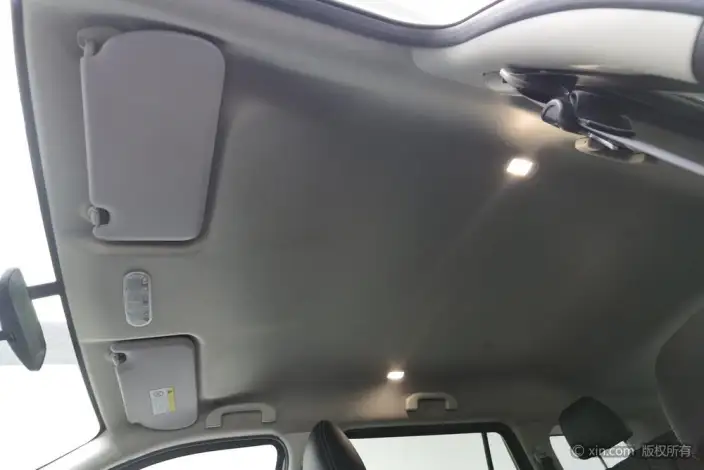 Nissan Terra 2020 Model 2.5L Manual 2WD Elite Edition – фото 20