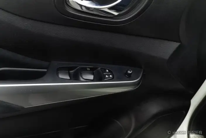 Nissan Terra 2020 Model 2.5L Manual 2WD Elite Edition – фото 22
