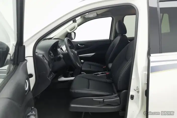 Nissan Terra 2020 Model 2.5L Manual 2WD Elite Edition – фото 42