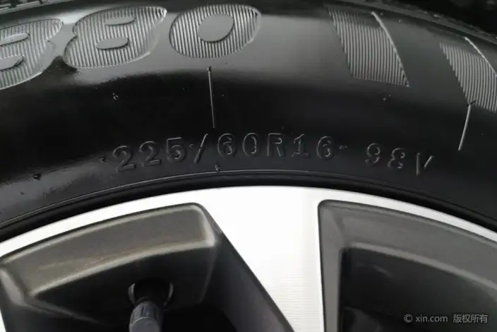 BYD Destroyer 05 2024 Model Honor Edition DM-i 55KM Luxury Model – фото 11
