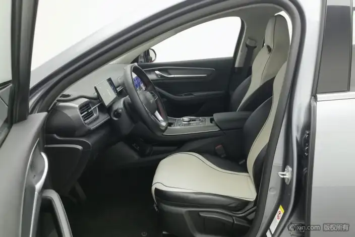 BYD Destroyer 05 2024 Model Honor Edition DM-i 55KM Luxury Model – фото 41