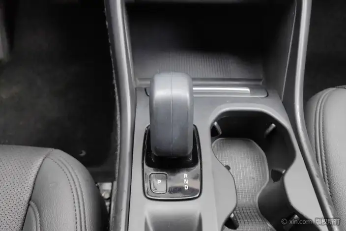 Volvo XC40 2022 Model T4 4WD Zhixing Fashion Edition – фото 16