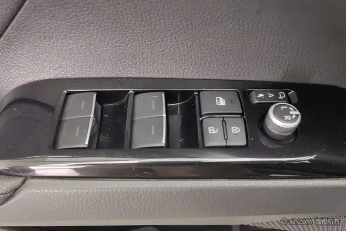 Toyota Camry 2021 Model Hybrid 2.5HG Deluxe Edition – фото 22