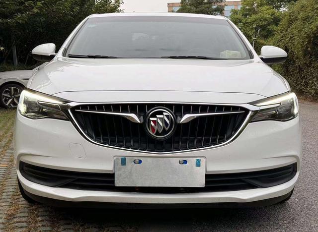 Buick Excelle 2019 18T Automatic Connected Elite China VI – фото 2