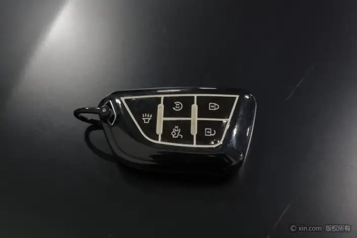 Cadillac XT4 2024 Model 28T 2WD Noble Model – фото 6
