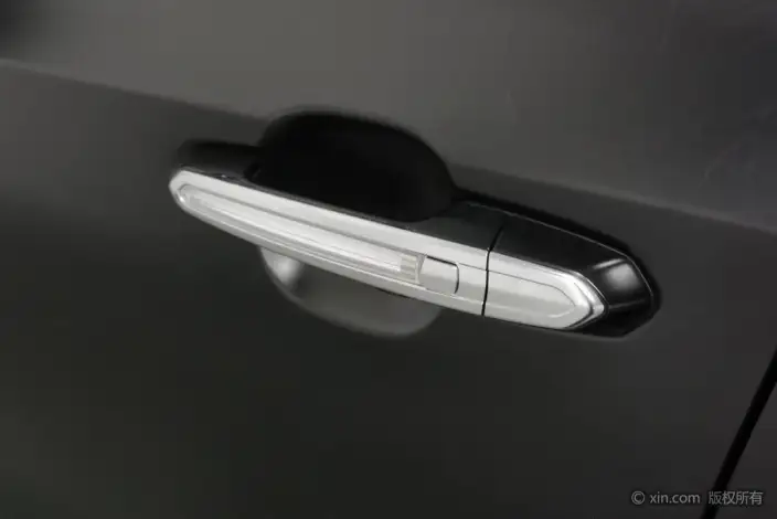Cadillac XT4 2024 Model 28T 2WD Noble Model – фото 8