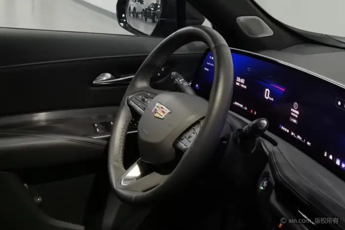 Cadillac XT4 2024 Model 28T 2WD Noble Model – фото 16