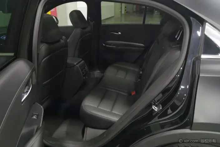 Cadillac XT4 2024 Model 28T 2WD Noble Model – фото 20