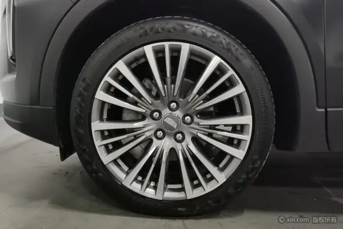 Cadillac XT4 2024 Model 28T 2WD Noble Model – фото 33