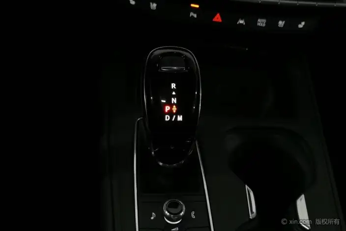 Cadillac XT4 2024 Model 28T 2WD Noble Model – фото 38