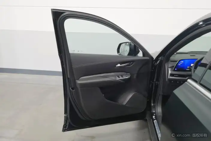 Cadillac XT4 2024 Model 28T 2WD Noble Model – фото 46
