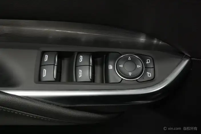 Cadillac XT4 2024 Model 28T 2WD Noble Model – фото 47
