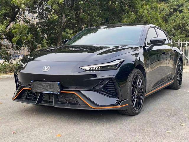 Changan UNI-V 2025 модификация Third generation 1.5T 500Bar Prestige – фото 1