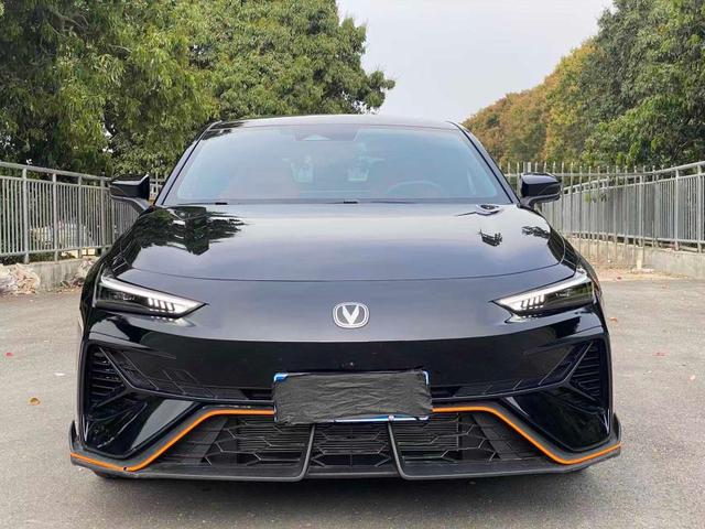 Changan UNI-V 2025 модификация Third generation 1.5T 500Bar Prestige – фото 2