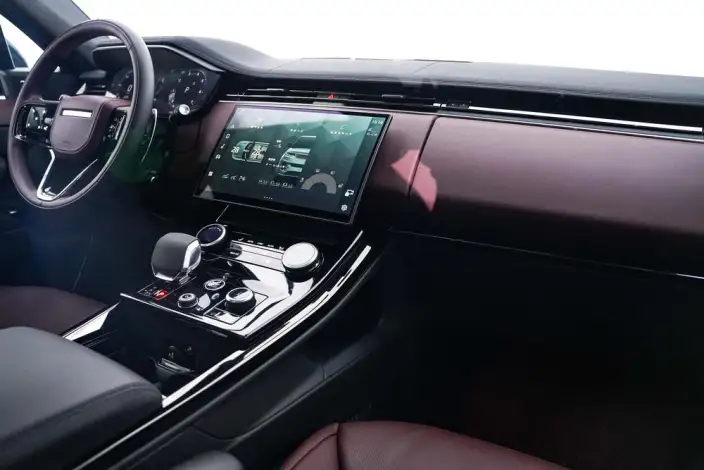Range Rover Sport 2023 Model 3.0 L6 DYNAMIC SE – фото 28