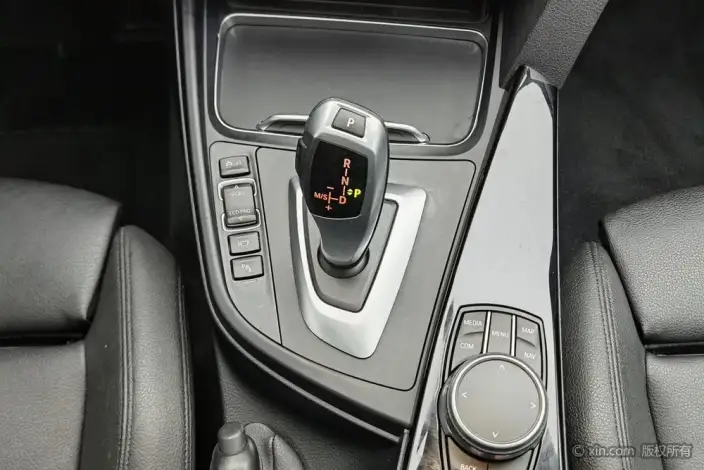 BMW 3 Series Gran Turismo 2020 Model 320i M Sports Set – фото 15