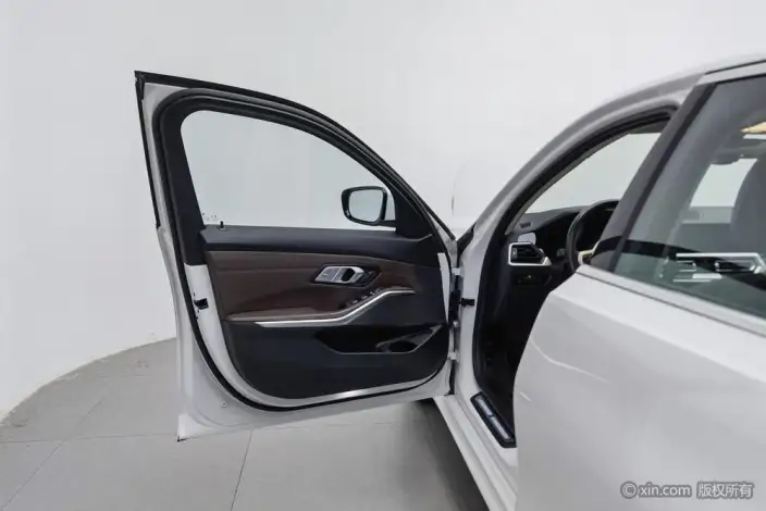 BMW 3 Series 2022 Model 320Li M Sports Set – фото 46