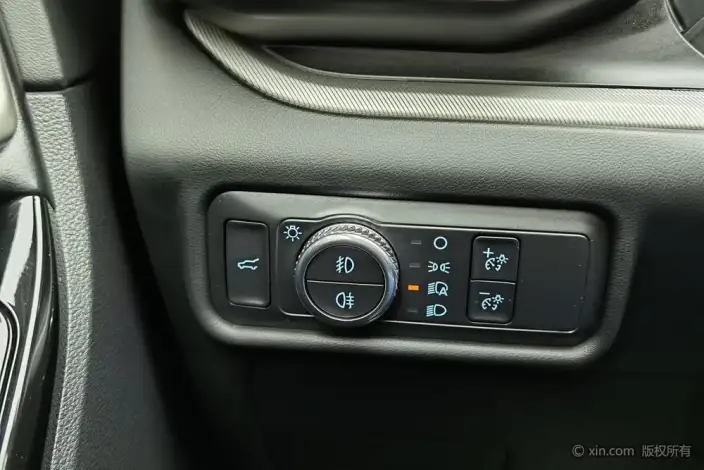 Ford Explorer 2020 Model EcoBoost 285 4WD Fashion edition 6 seat – фото 41