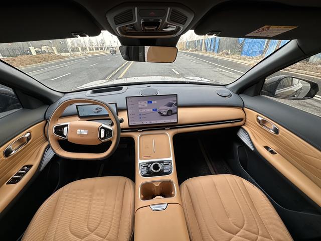 Geely Galaxy Starship 7 EM-i 2025 120km Voyage+ – фото 5