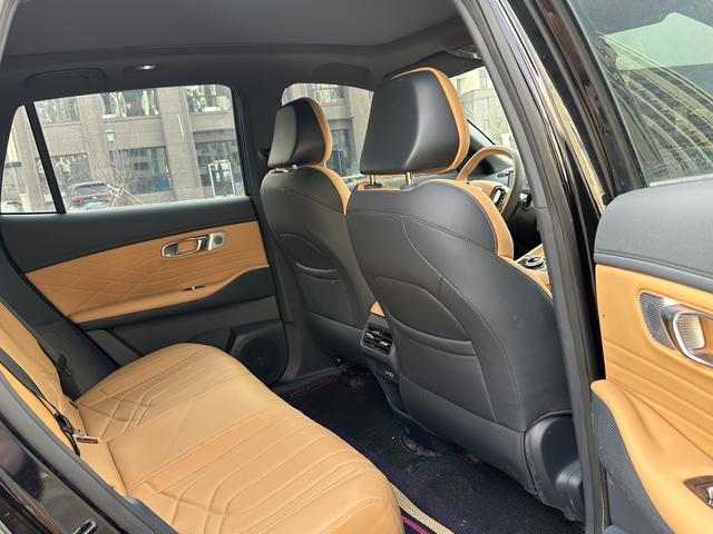 Geely Galaxy Starship 7 EM-i 2025 120km Voyage+ – фото 6