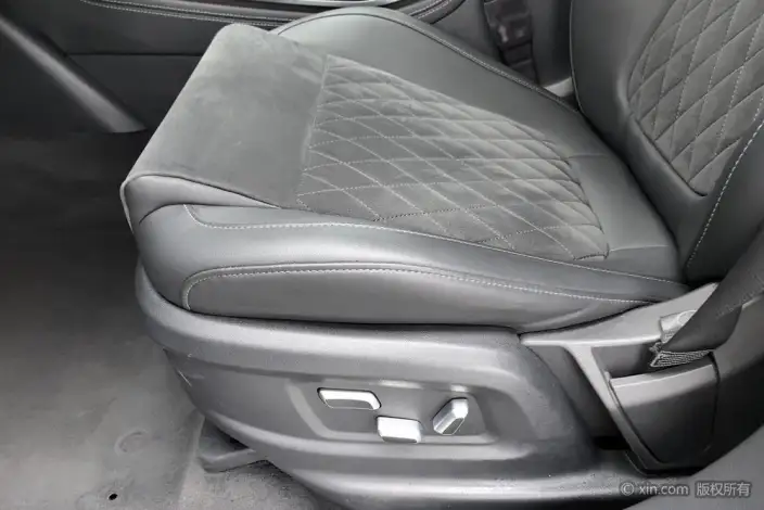 Hongqi HS7 2021 Model 3.0T Automatic 4WD Smart Flag Enjoy Edition – фото 17