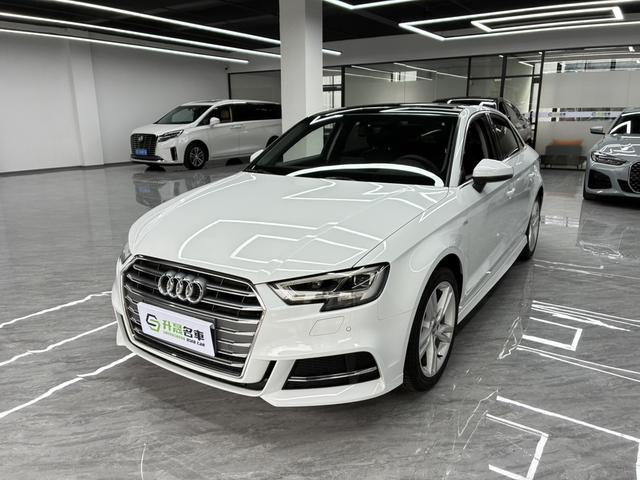 Audi A3 2020 Limousine 35 TFSI Style China VI – фото 1