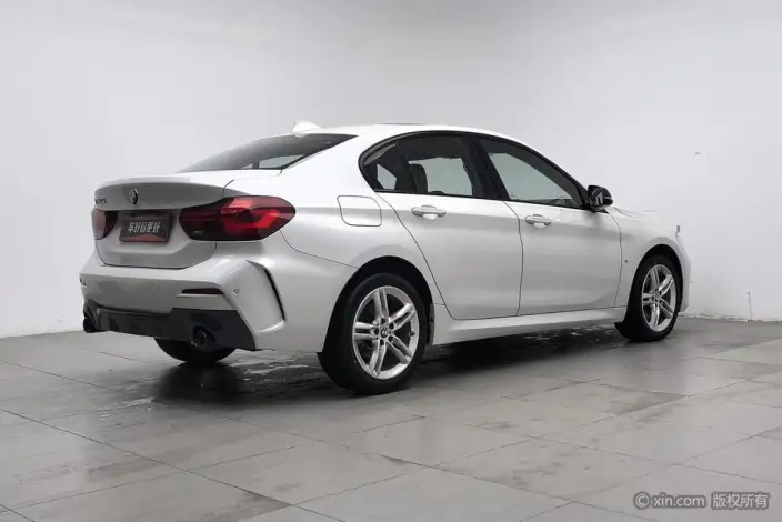 BMW 1 Series 2023 Model 120i M Sports Night Edition – фото 4