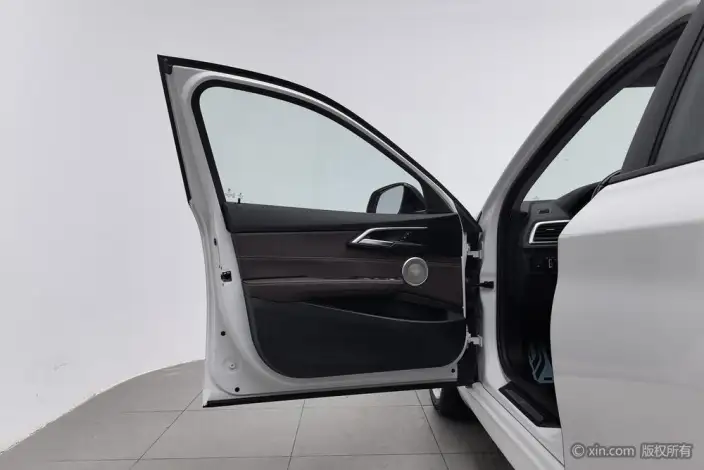 BMW 1 Series 2023 Model 120i M Sports Night Edition – фото 21