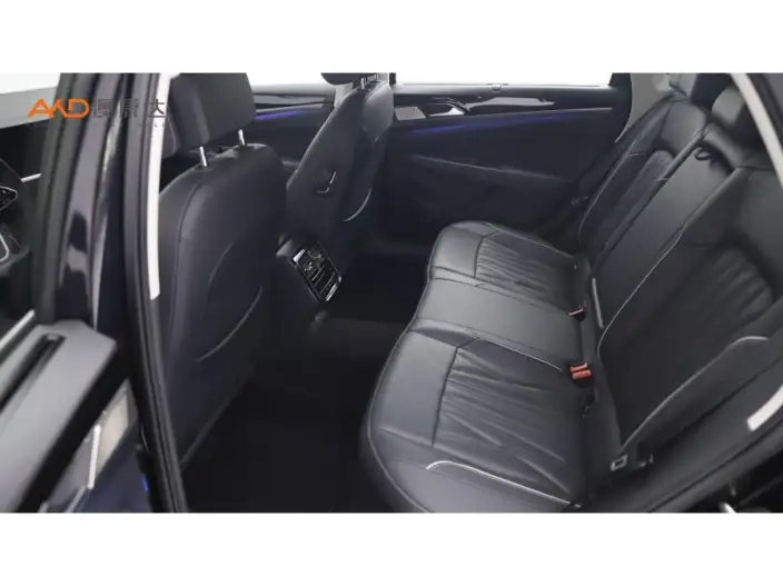 Volkswagen Passat PHEV 2023 Model 430PHEV Hybrid Deluxe Edition – фото 8